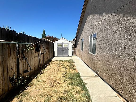5th image of 1253 S Monterey Ave