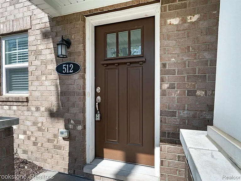 512 Midland Blvd — Photo 2
