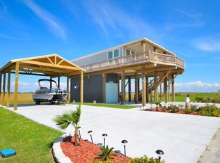 1286 Lagoon Dr, Crystal Beach, TX 77650
