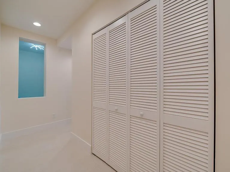 15901 Royal Pointe Ln #307 — Photo 17