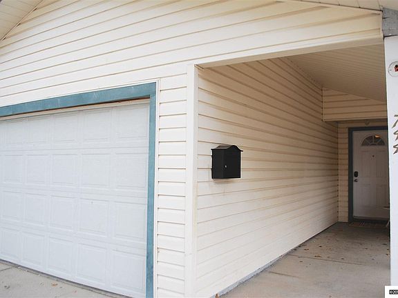 3rd image of 744 Glen Meadow Dr