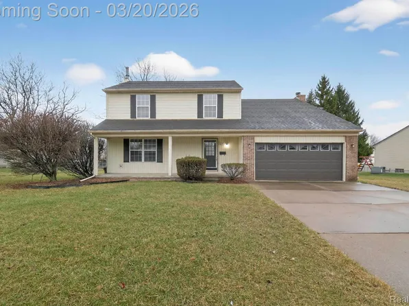 38733 Covington Dr, Wayne, MI 48184