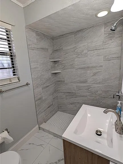 1044 Cypress Ln — Photo 3