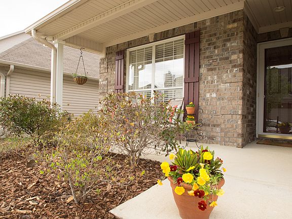 3rd image of 266 Forest Lakes Dr