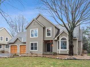 5212 Lakeview Ct, White Bear Township, MN 55110