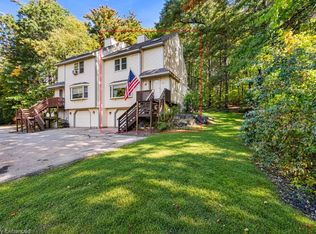 Robinview Condominium, Hudson, NH 03051