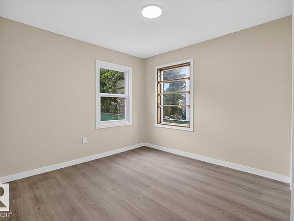 5th image of 11645 90th St NW