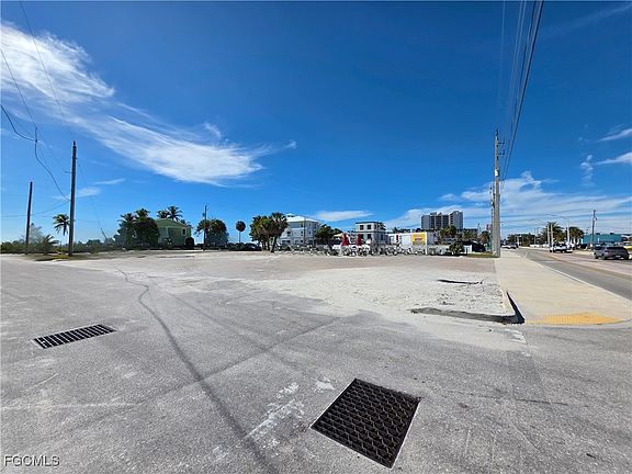 3rd image of 2450 Estero Blvd