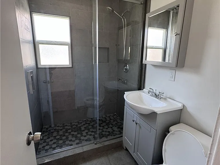 17738 Lanark St — Photo 8