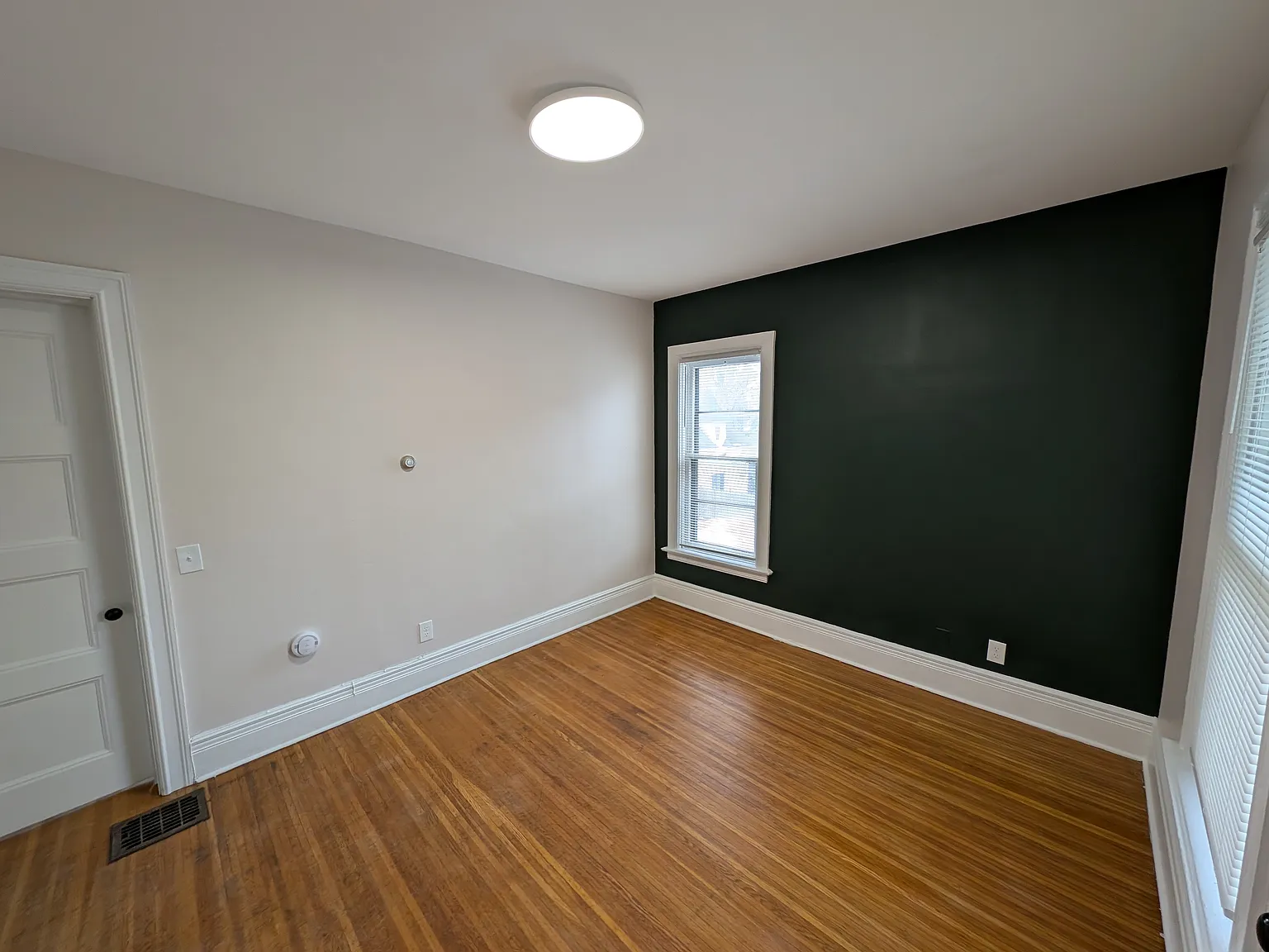 1 bed, $1,100 — Photo 3