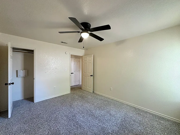 519 S 54th St — Photo 16