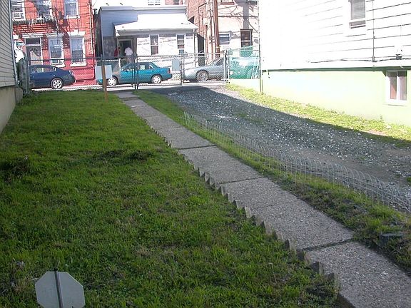 Large Lot w/ Plenty of Parking