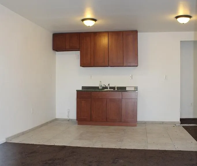 13 S Jefferson Ave — Photo 3