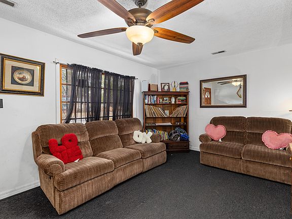 5th image of 108 Wylie St