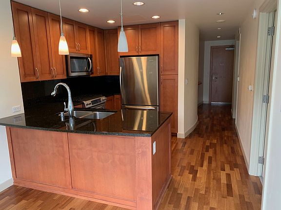 5th image of 10610 NE 9th Pl #1700TOWER-