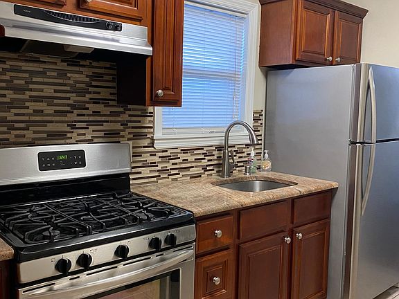 2nd image of 2980 Bruckner Blvd #1