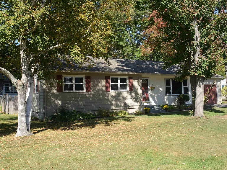 311 McKinley Rd — Photo 5