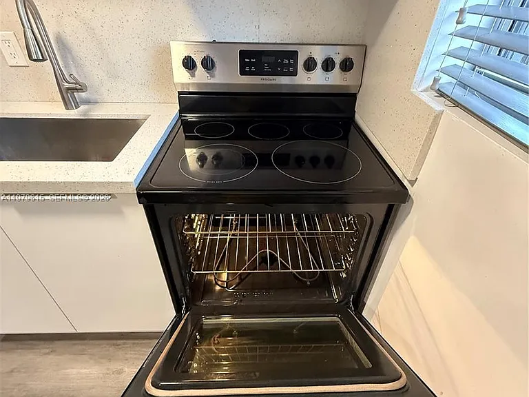 2020 Washington St #5 — Photo 15