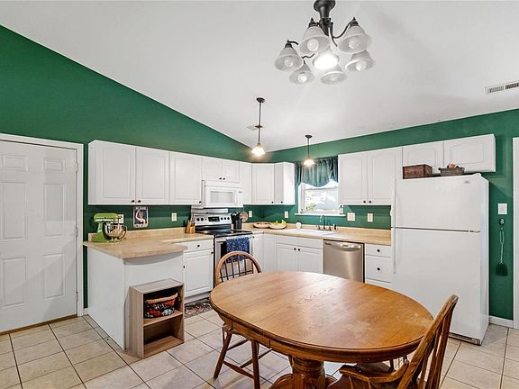 4th image of 4664 Cedar Dr