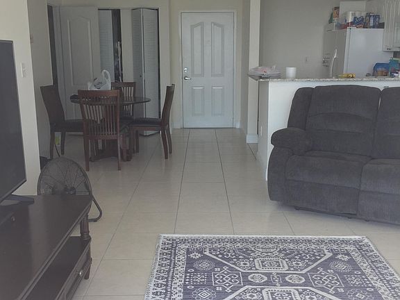 4th image of 169 Sunny Isles Blvd