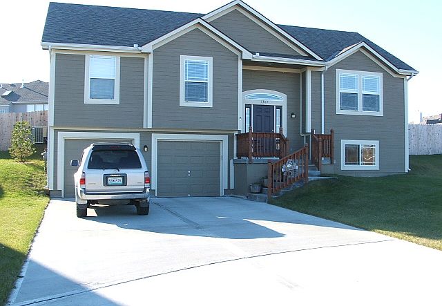 1st image of 1307 NW Basswood Ct