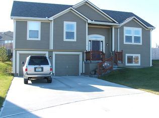 1307 NW Basswood Ct, Grain Valley, MO 64029