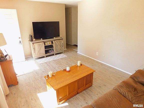 3rd image of 4507 S Baker Ln