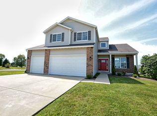 1014 Eagle Point Dr, Steger, IL 60443