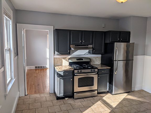2nd image of 207 Canfield Ave