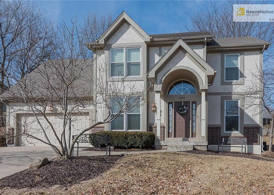 Located in a well maintained cul-de-sac in the coveted Coventry neighborhood!