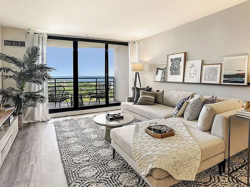 1st image of 1733 N Clark St #1302