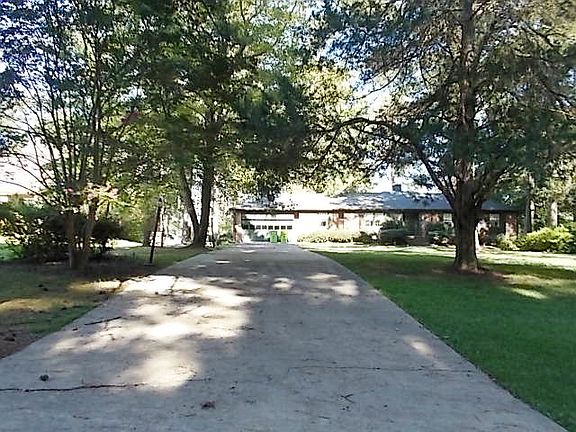 4th image of 361 Pine Dr