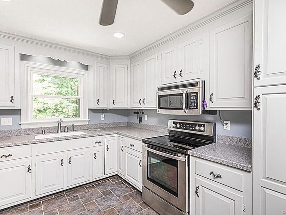 5th image of 4317 Armstrong Dr