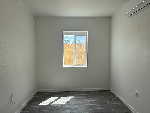 4757 S 7th Ave #1 — Photo 3