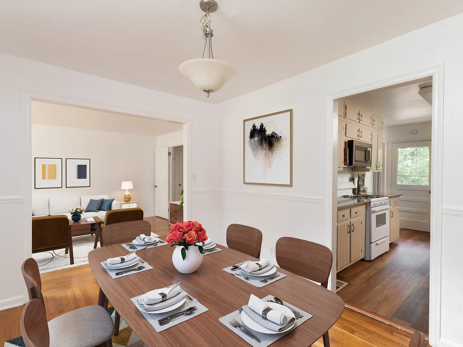 3 bed, 1355 sqft, $2,400 — Photo 4
