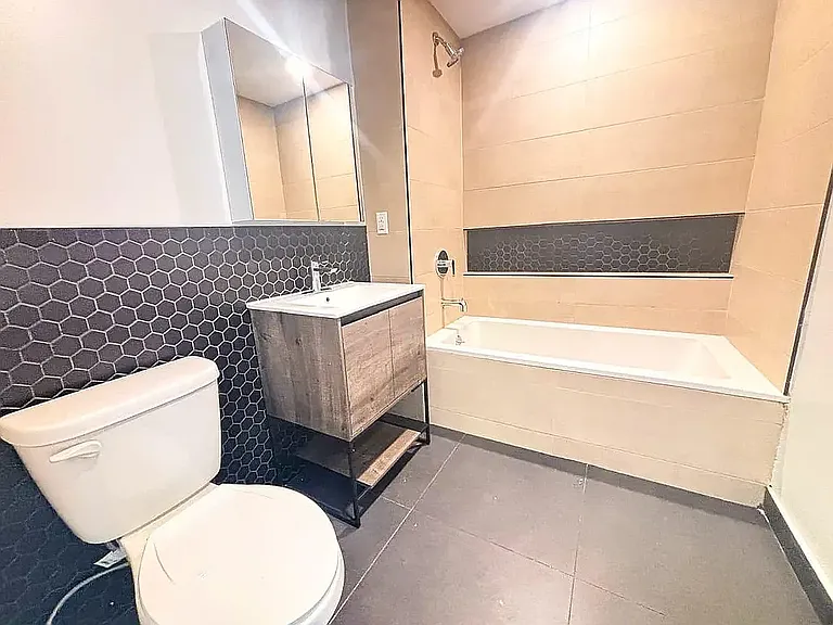 499 Concord Ave #3B — Photo 4