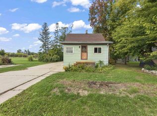 130 Sheldon Ave, Oconomowoc, WI 53066