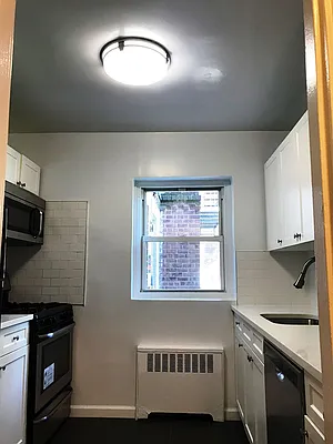 Rented by Prime Realty | media 4