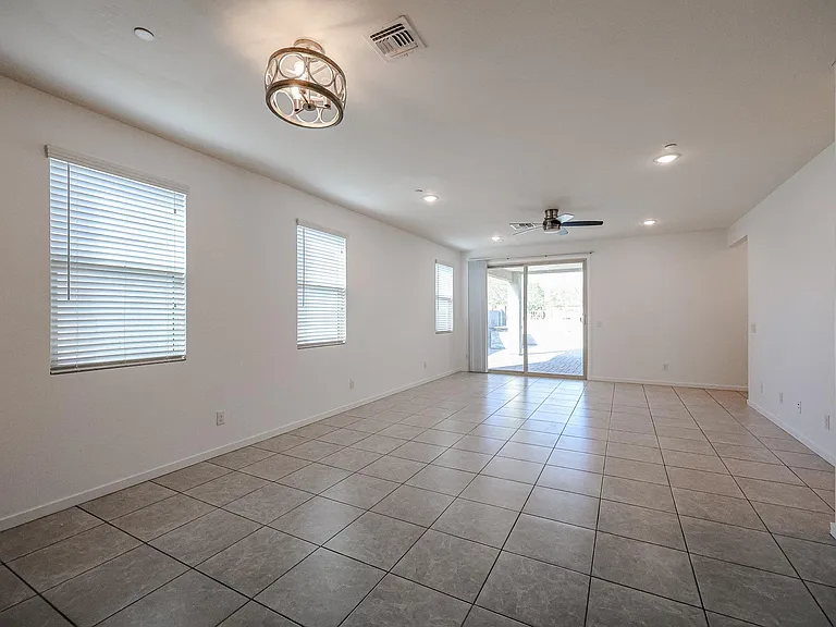 12362 W State Ave — Photo 7