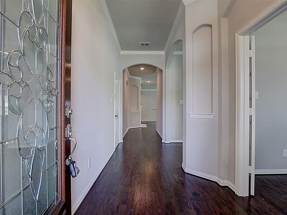 3rd image of 221 Churchill Dr