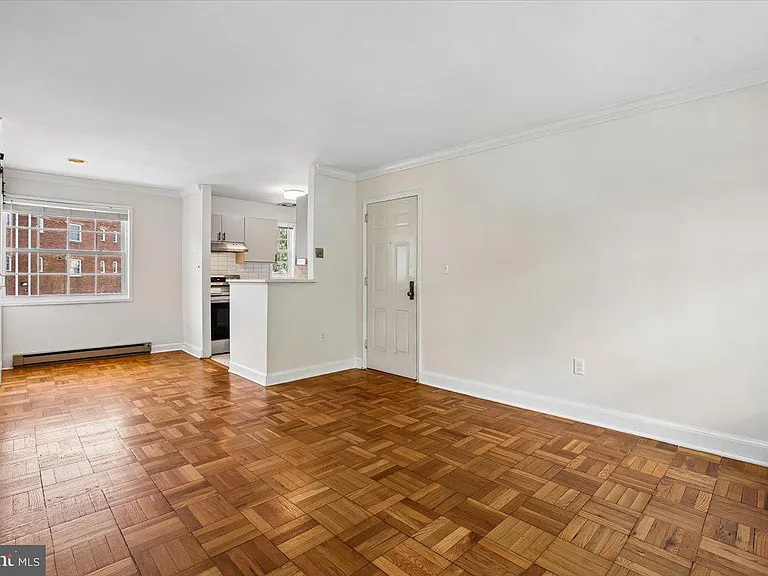 1702 W Abingdon Dr #201 — Photo 17