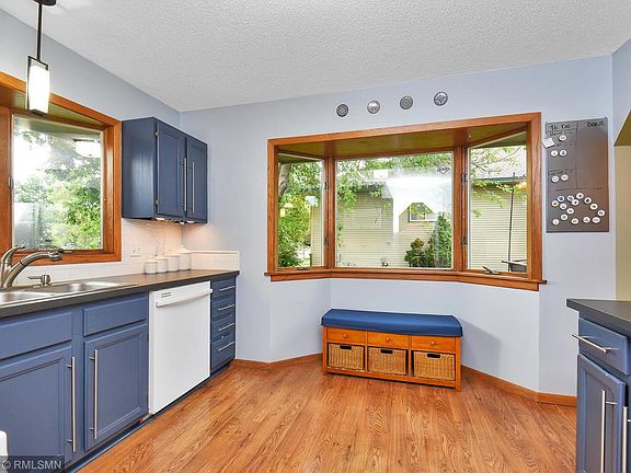 5th image of 296 Oakwood Dr