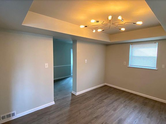 5th image of 6916 Arlington Blvd #1