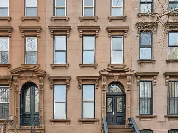 300 Lafayette Ave, Brooklyn, NY 11238