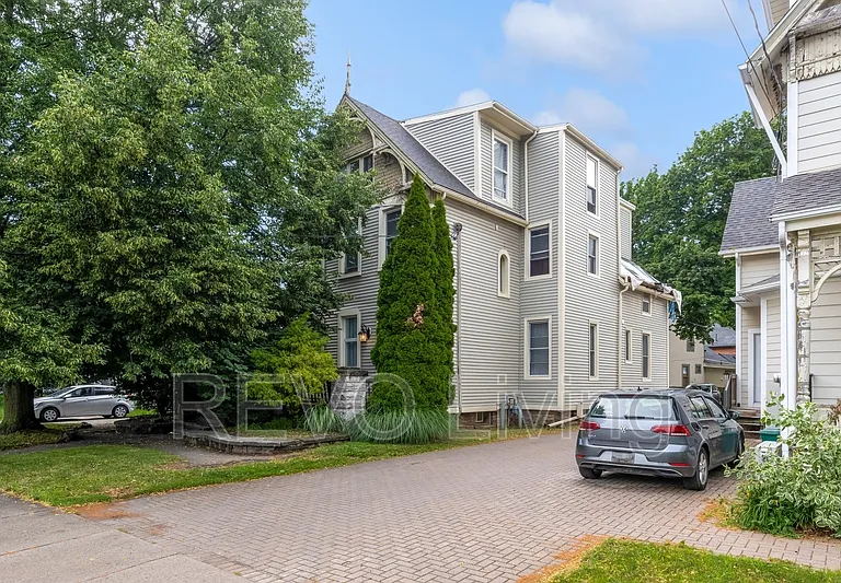 41 Welland Ave #AVE5 — Photo 10