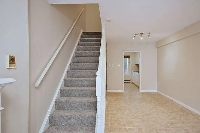 157 Arbour Glen Cres — Photo 8