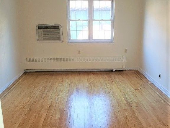 5th image of 31-60 31st St #3