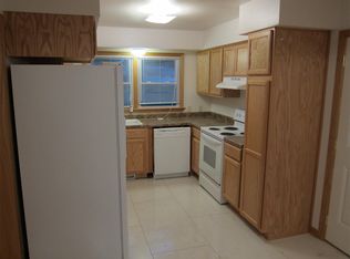 2008 Fairview Dr, Cedar Falls, IA 50613
