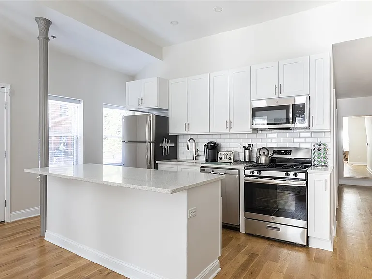 72 Wayne St #1 — Photo 4