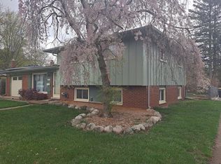 20952 Meadowlark St, Farmington, MI 48336